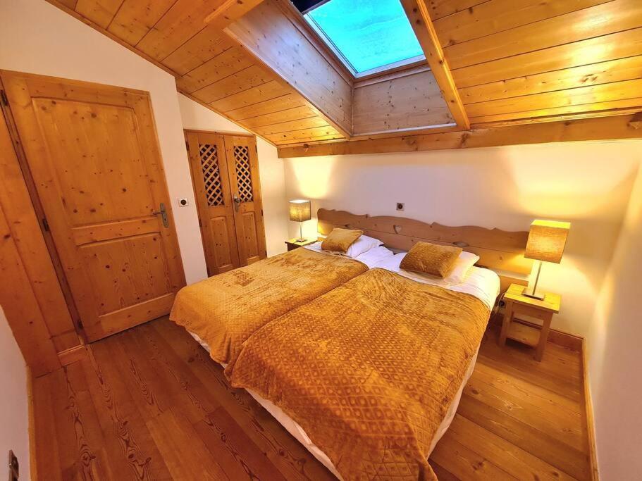 Appartement Le D12 ซาโมอ็องส์ ภายนอก รูปภาพ
