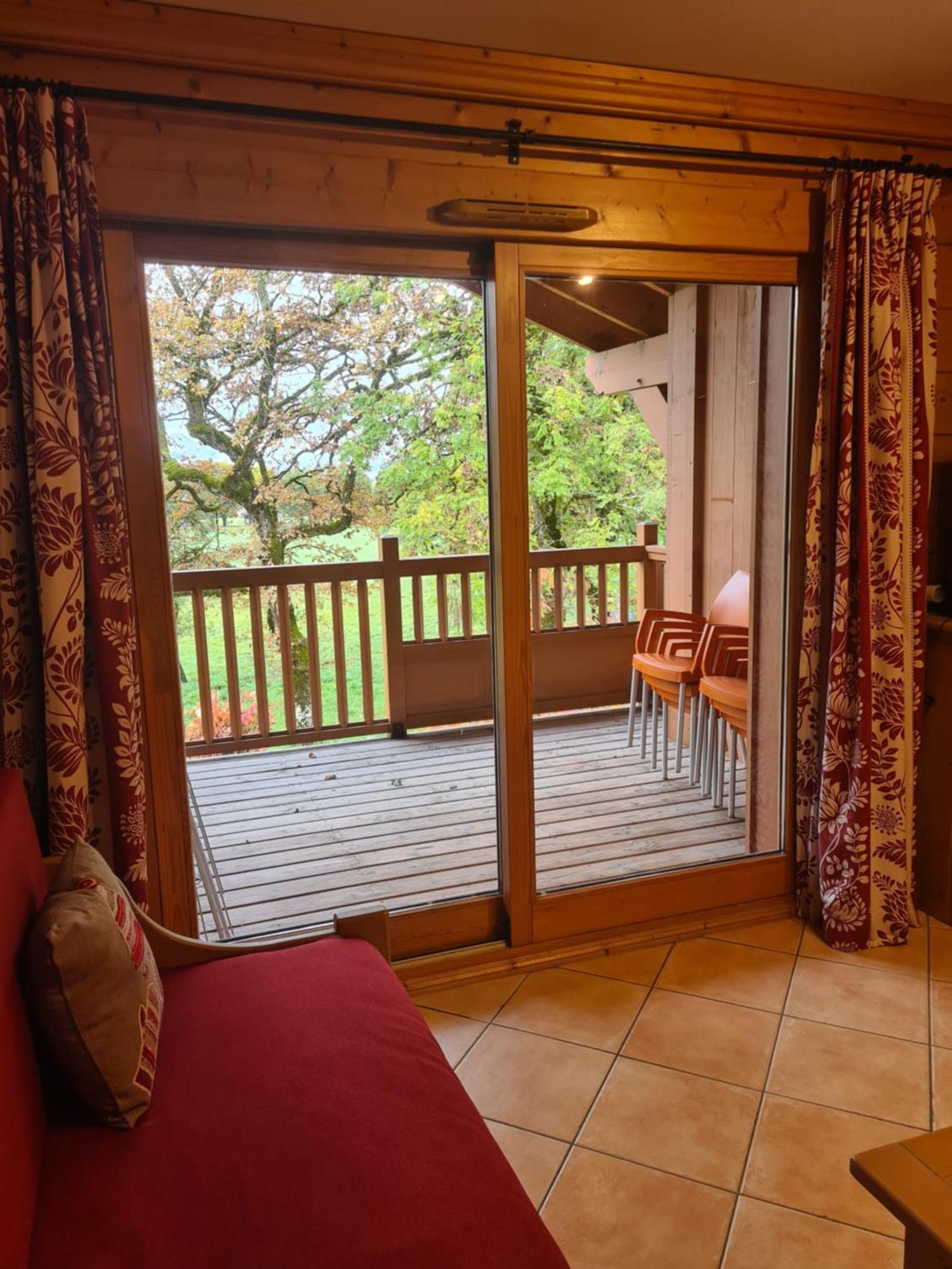 Appartement Le D12 ซาโมอ็องส์ ภายนอก รูปภาพ